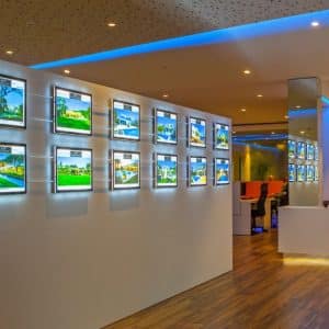 VM two A3 wandbevestiging Raampresentatie Reclameborden Totaal