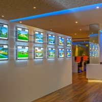 VM two A3 wandbevestiging Raampresentatie Reclameborden Totaal