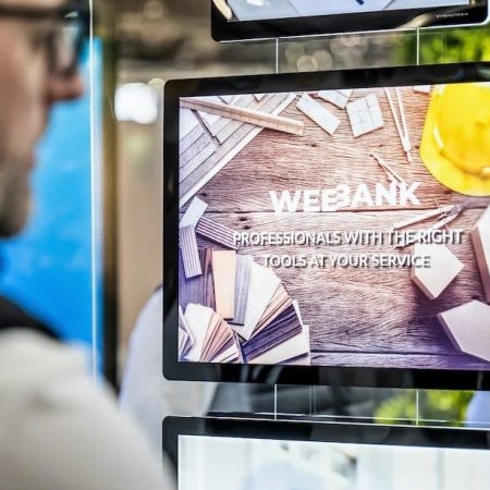 VM two A4 en A3 3 Raampresentatie Reclameborden Totaal