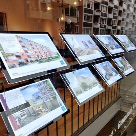 Vitrinemedia afbeelding gekantelde A3 Displays